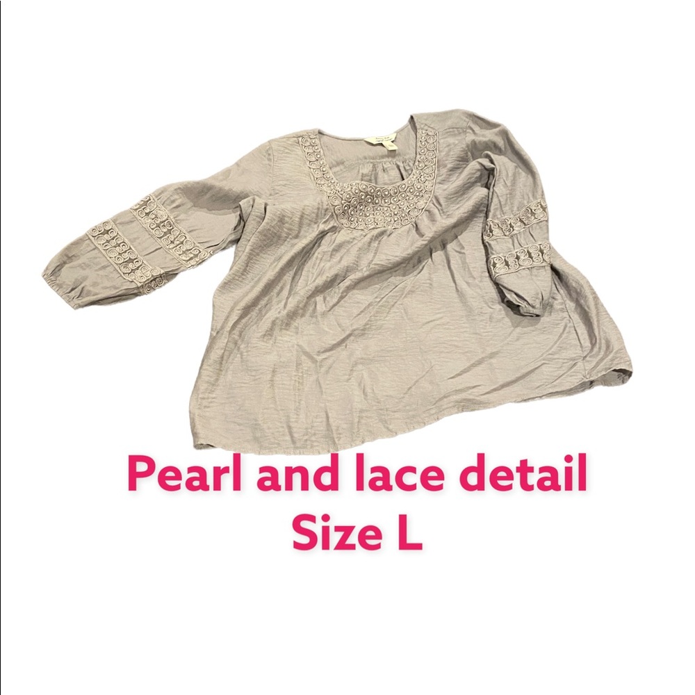 Blousy top with pearl and lace details